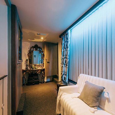 Hotel De Kalvaar نينوف المظهر الخارجي الصورة